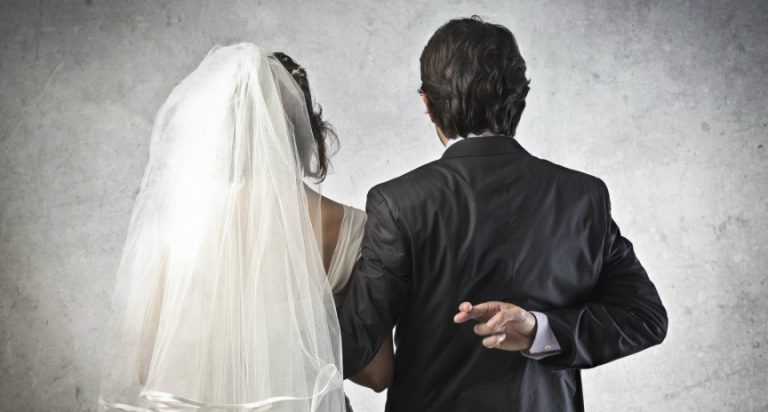 الخيانة الزوجية..إيه اللي ممكن يدفع شخص لأنه يخون شريك حياته؟